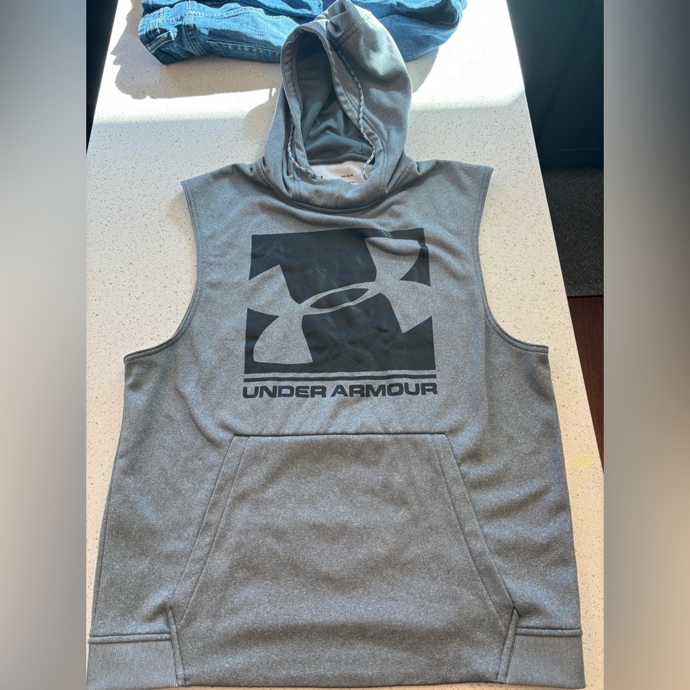 NWOT Men’s Under Armour Sweat Shirt Tank